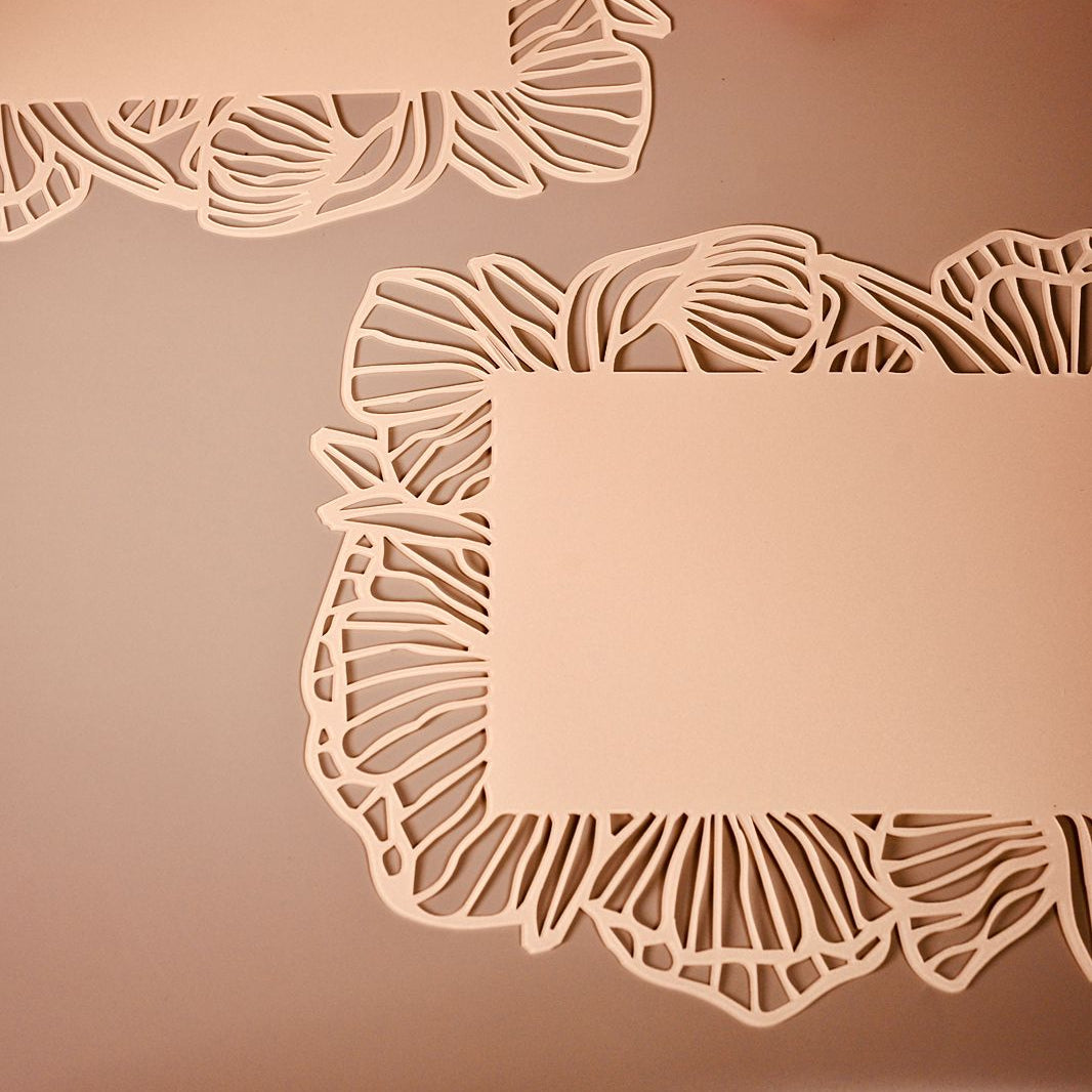 Pearl Acrylic placemat with cutting border