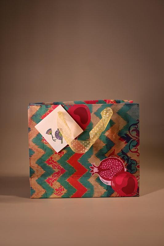 Colorful zigzag-pattern ambrosia green bags with a ribbon handle