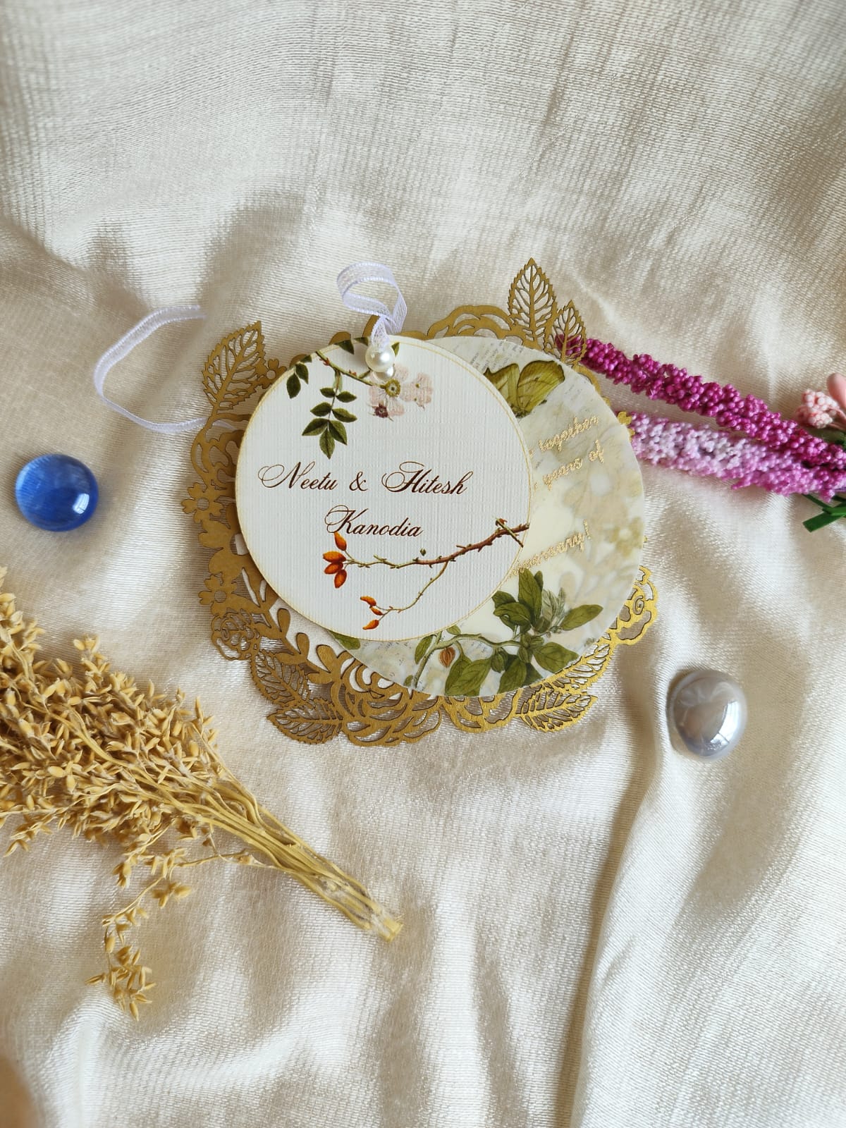 Customised round white and golden gift tags with laser cut design and 3 layers