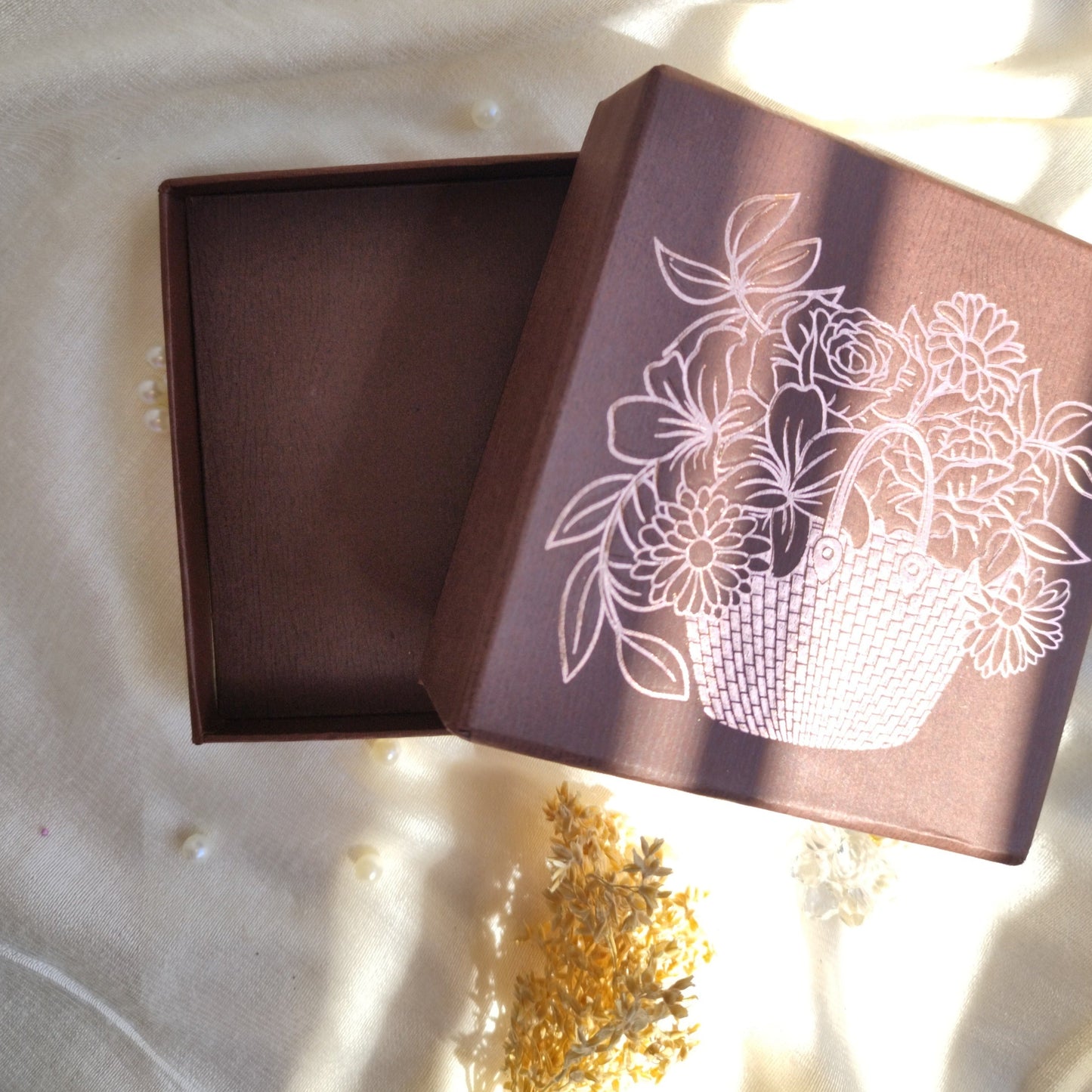 Square gift box With flower basket in foil &Emboss