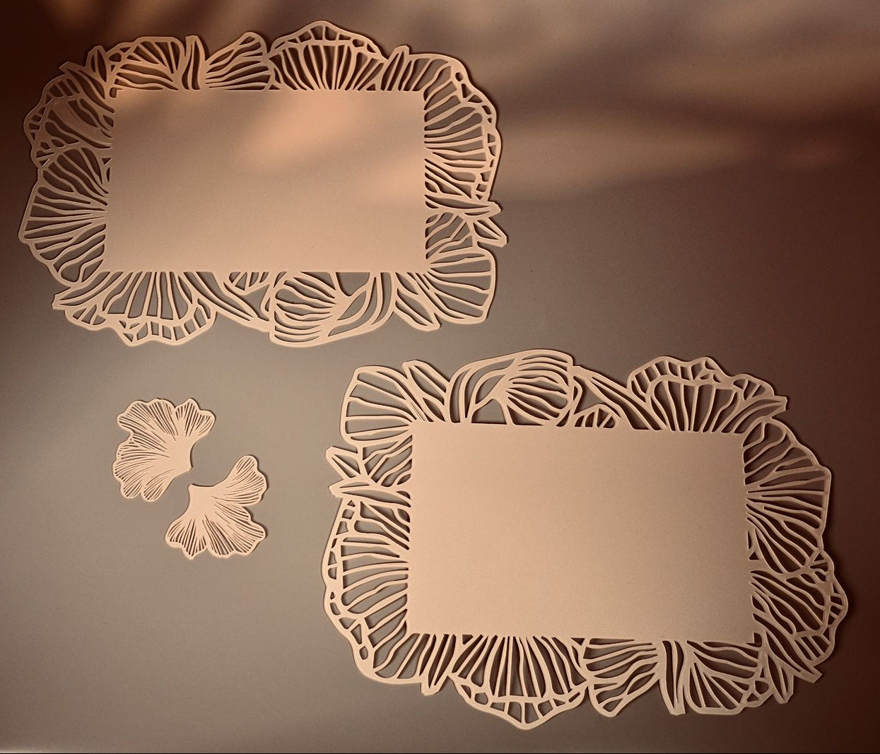 Pearl Acrylic tale mats with cutting border