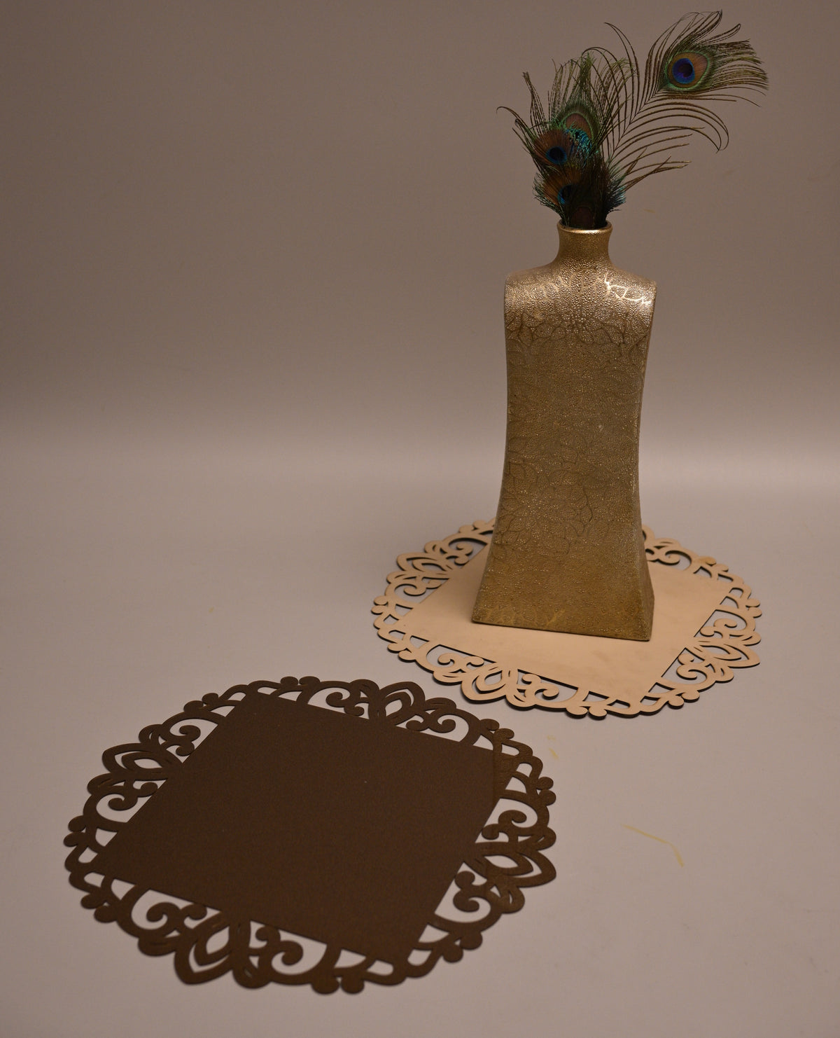 A square dark brown ornate border, Placemat 