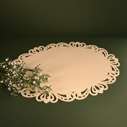 Scalped border table mat
