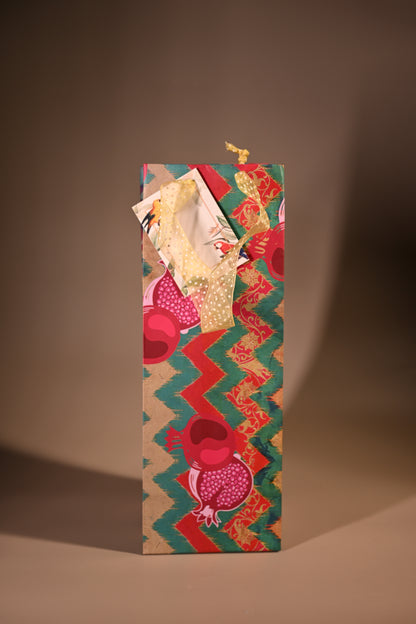 Colorful zigzag-pattern ambrosia green bags with a ribbon handle