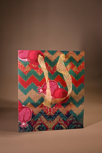Colorful zigzag-pattern ambrosia green bags with a ribbon handle